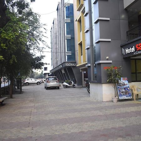 Hotel Sai Vishwa Ширди Экстерьер фото