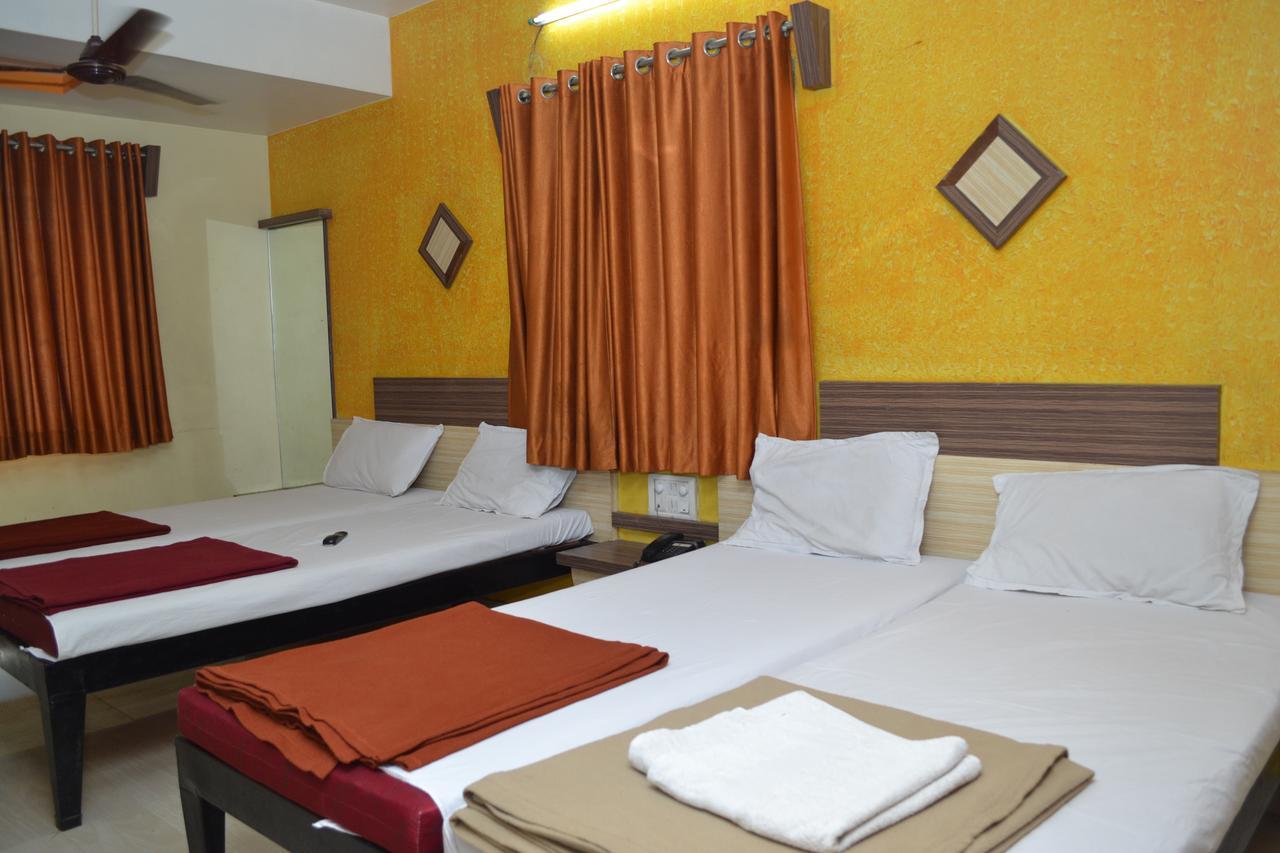 Hotel Sai Vishwa Ширди Экстерьер фото